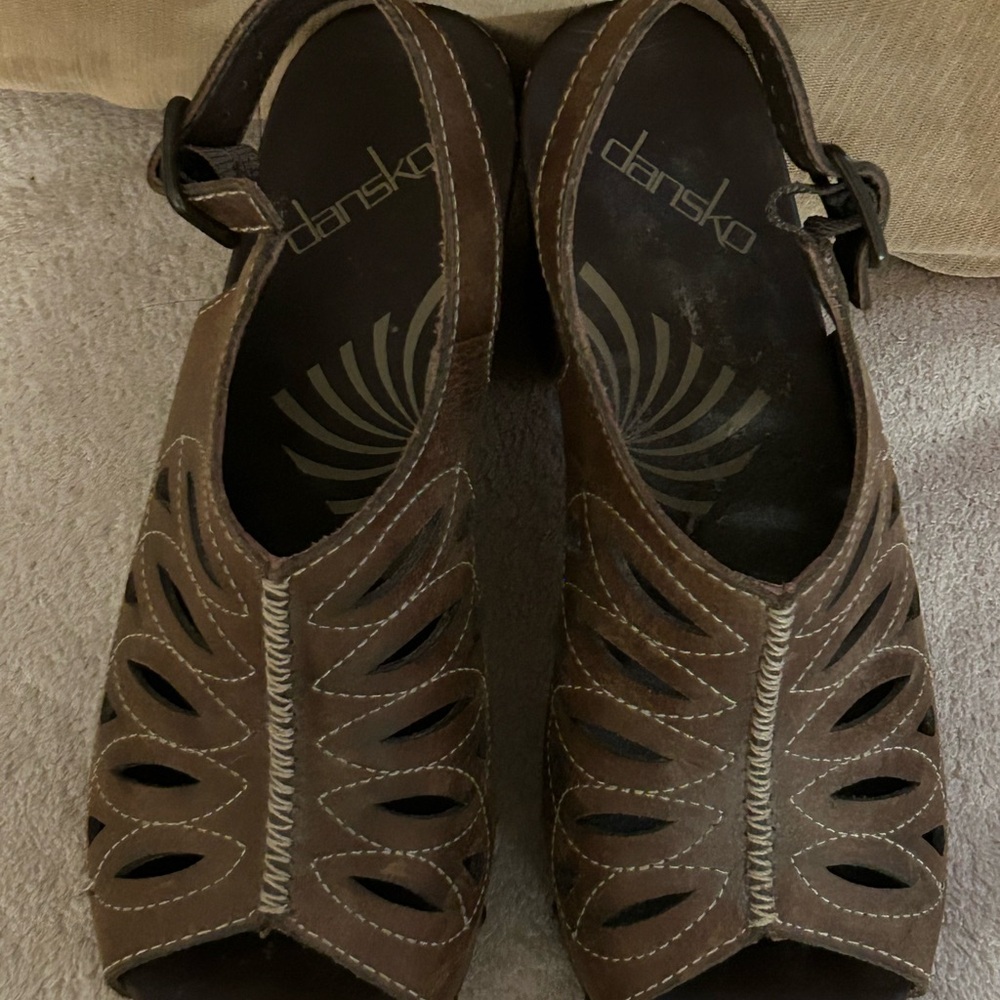 Dansko Women's Brown Sandals size 37